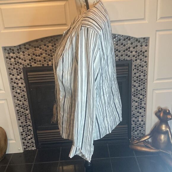 Chico’s black, white, and silver blazer, size m or Chico’s size 2, guc - Picture 4 of 8